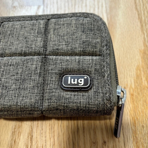 Lug | Quilted Handspring Travel Wallet Brown - Picture 2 of 7